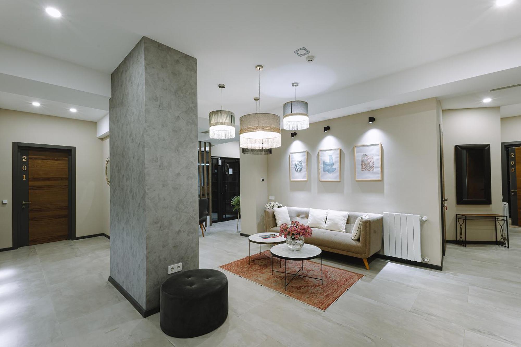 Hotel Sky Station Тбілісі Екстер'єр фото