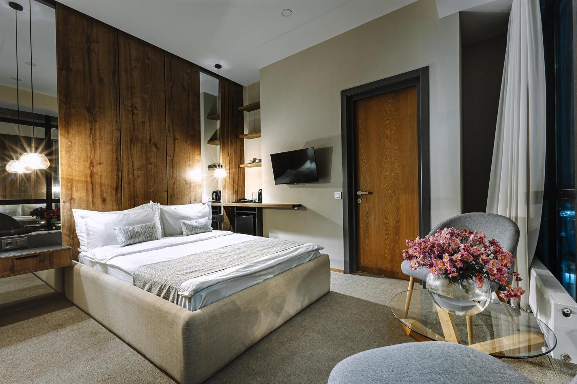 Hotel Sky Station Тбілісі Екстер'єр фото