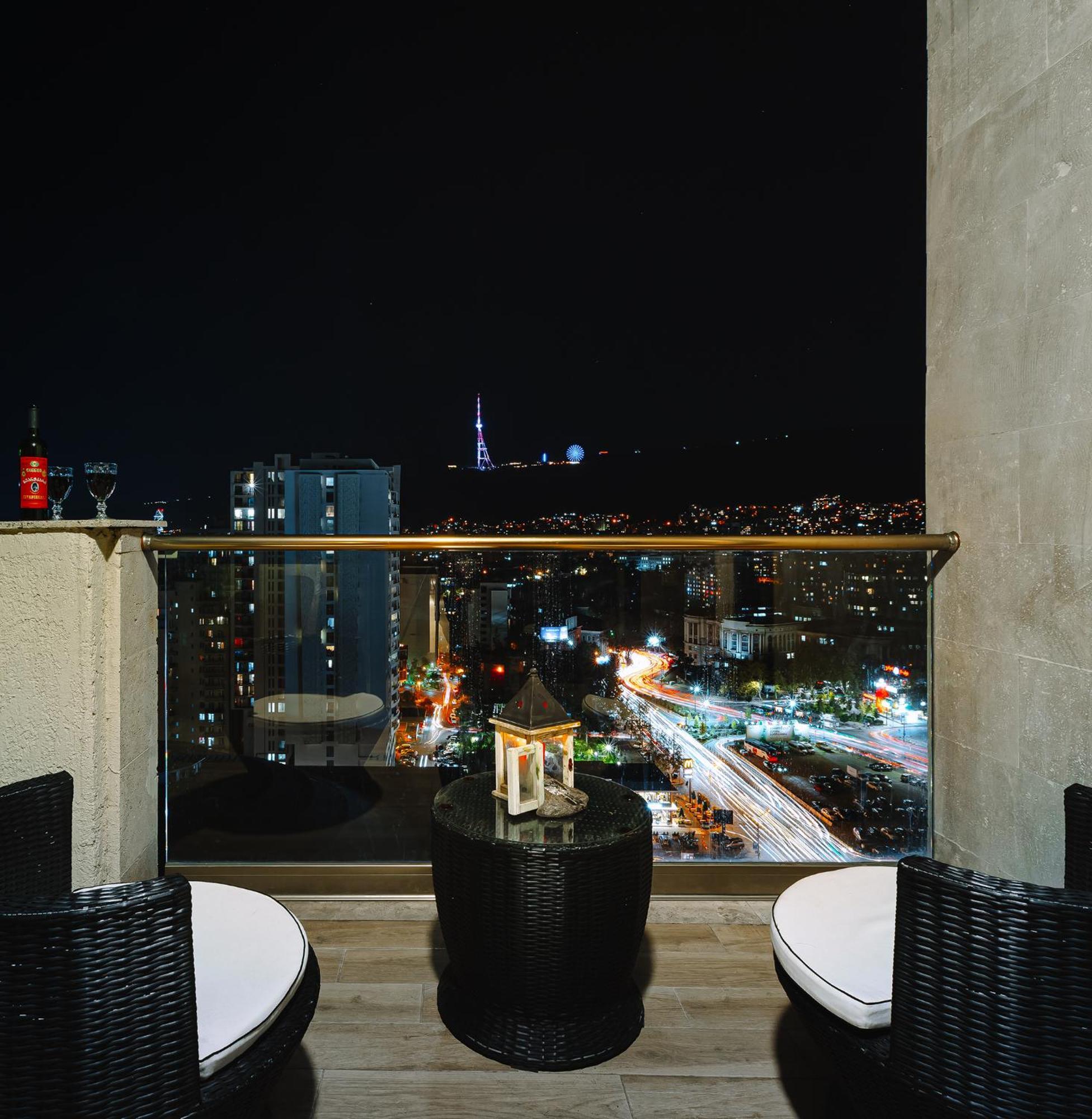 Hotel Sky Station Тбілісі Екстер'єр фото