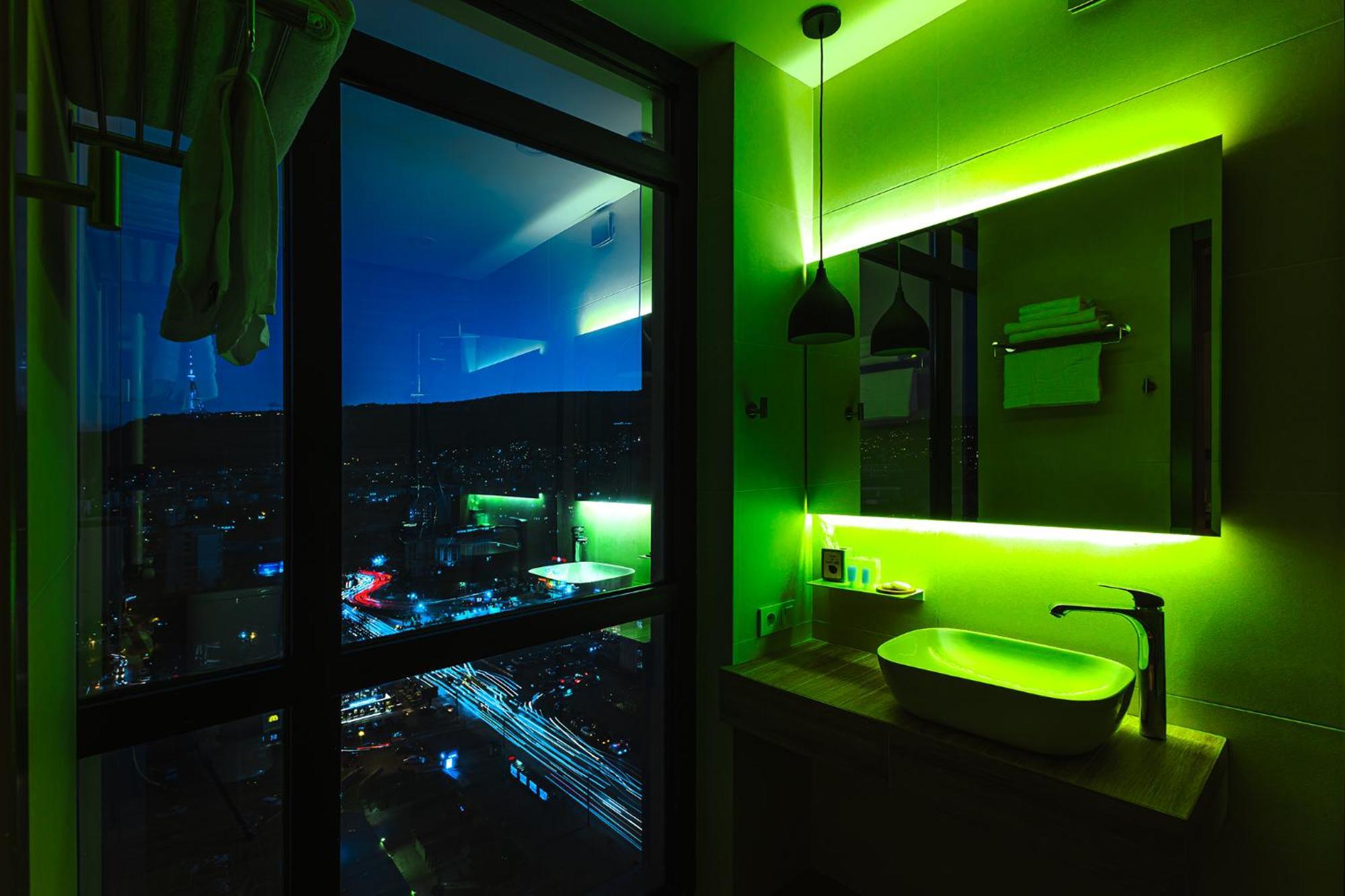 Hotel Sky Station Тбілісі Екстер'єр фото