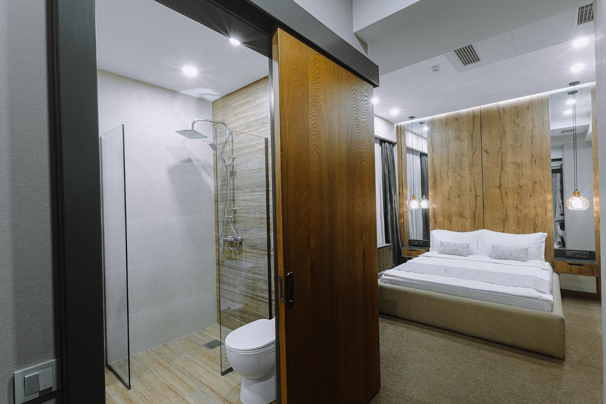 Hotel Sky Station Тбілісі Екстер'єр фото