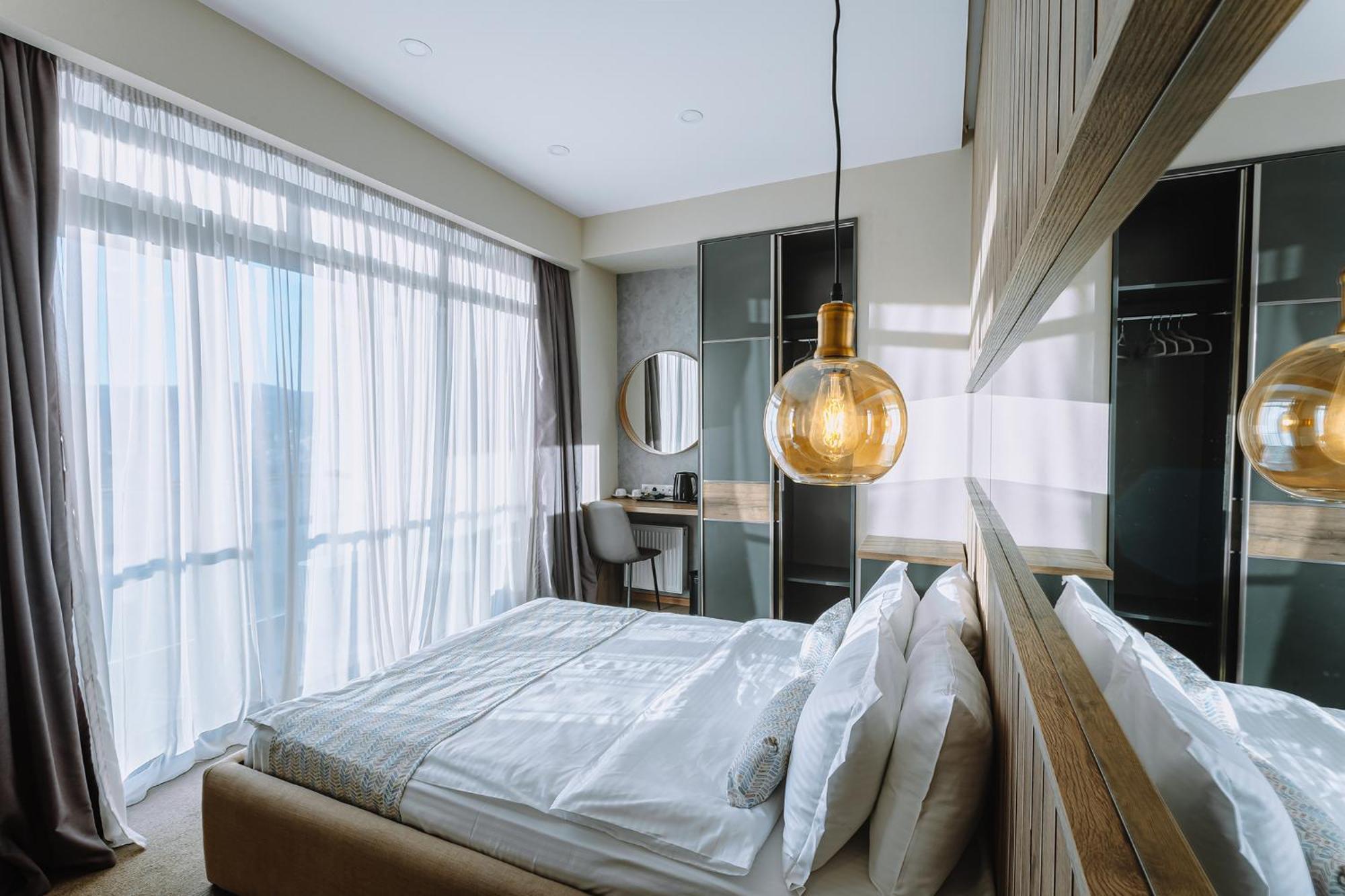 Hotel Sky Station Тбілісі Екстер'єр фото