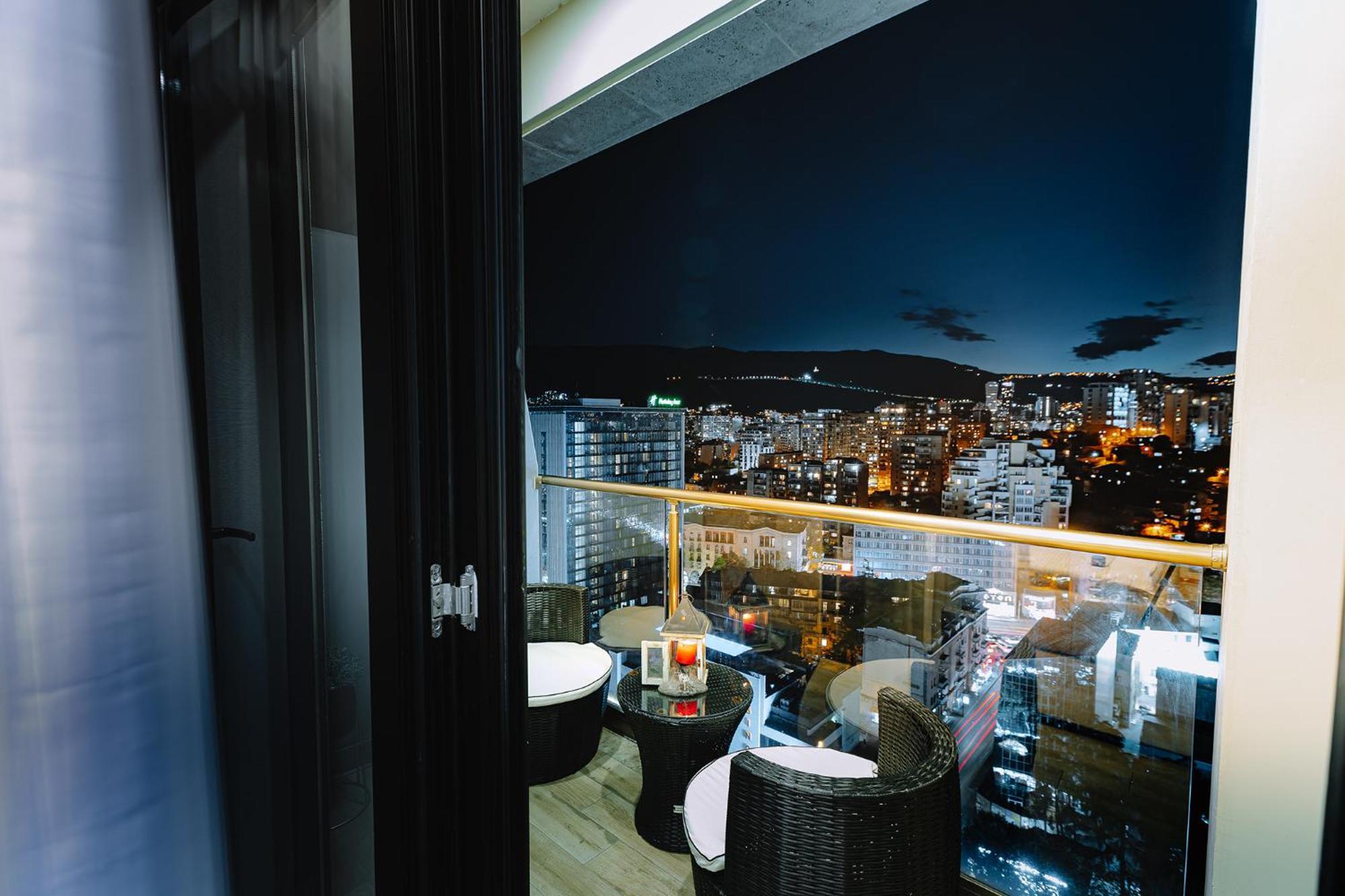 Hotel Sky Station Тбілісі Екстер'єр фото