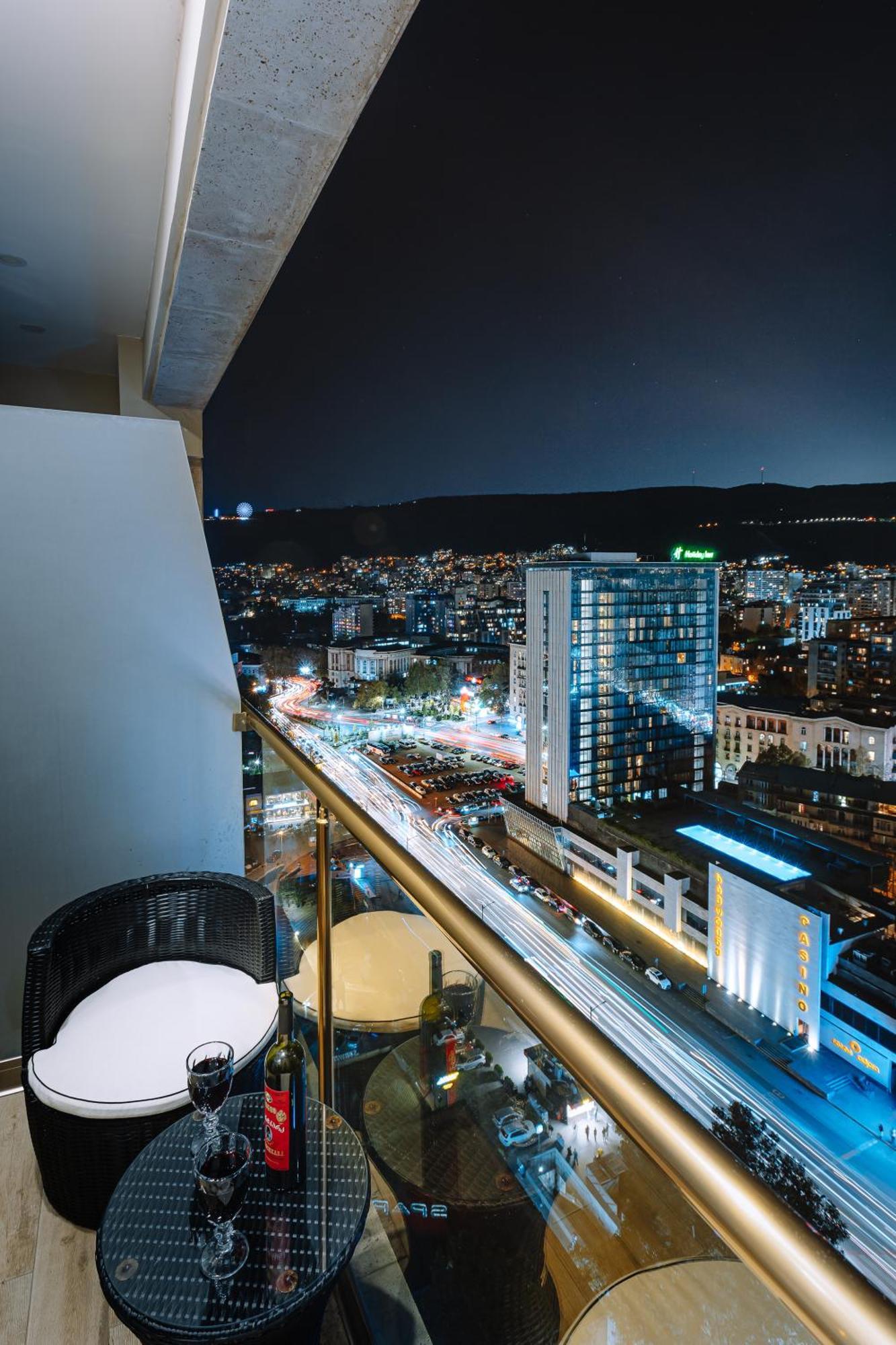Hotel Sky Station Тбілісі Екстер'єр фото