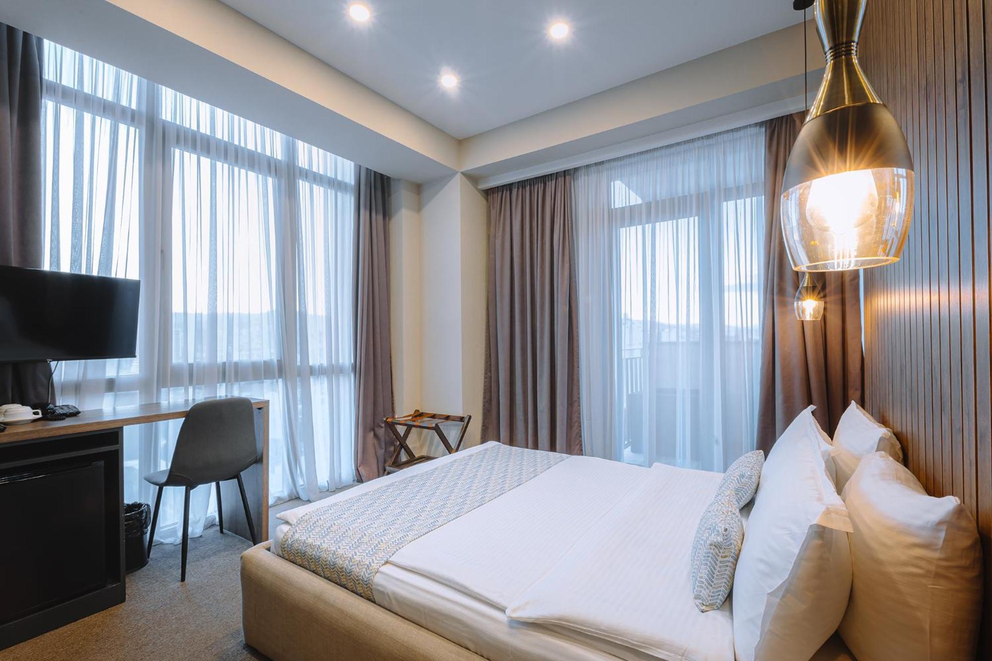 Hotel Sky Station Тбілісі Екстер'єр фото