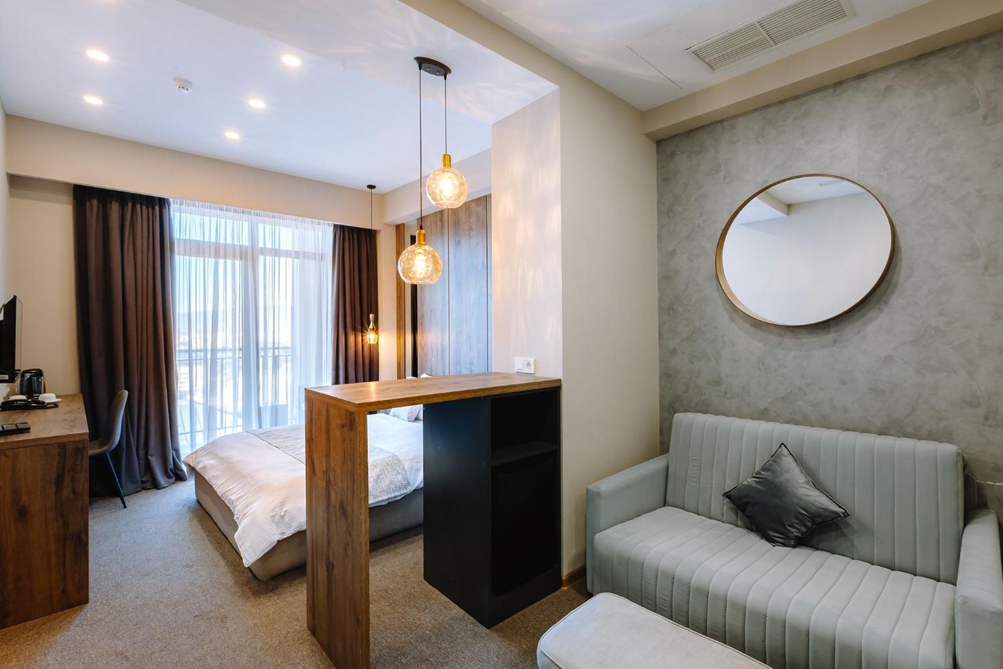 Hotel Sky Station Тбілісі Екстер'єр фото