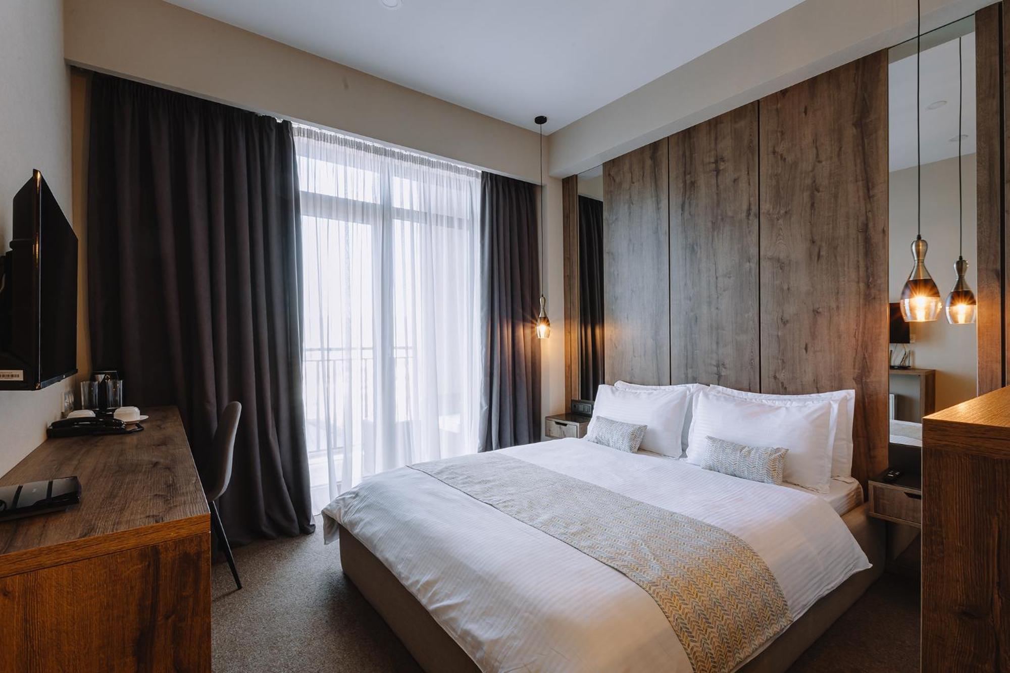 Hotel Sky Station Тбілісі Екстер'єр фото