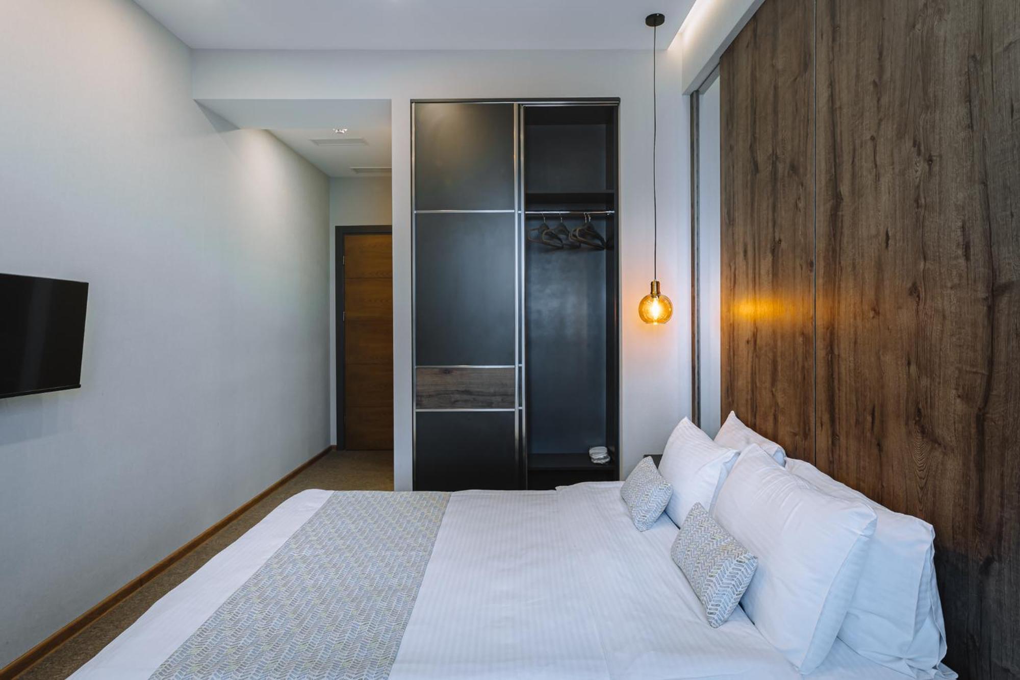 Hotel Sky Station Тбілісі Екстер'єр фото