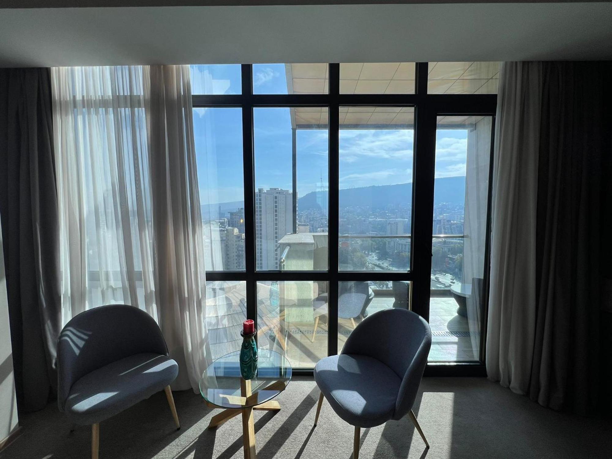 Hotel Sky Station Тбілісі Екстер'єр фото
